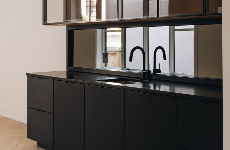 Fjord Interieurs Westmount Nero Ingo FENIX service bar