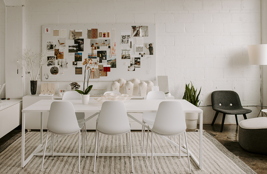 The beautiful design studio for Kar-Keat Chong and his wife Yen Chee features FENIX innovative surfaces. Here it is shown in Bianco Kos on a conference table.