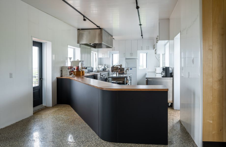 Ferme Le Bunker FENIX Nero Ingo checkout counter