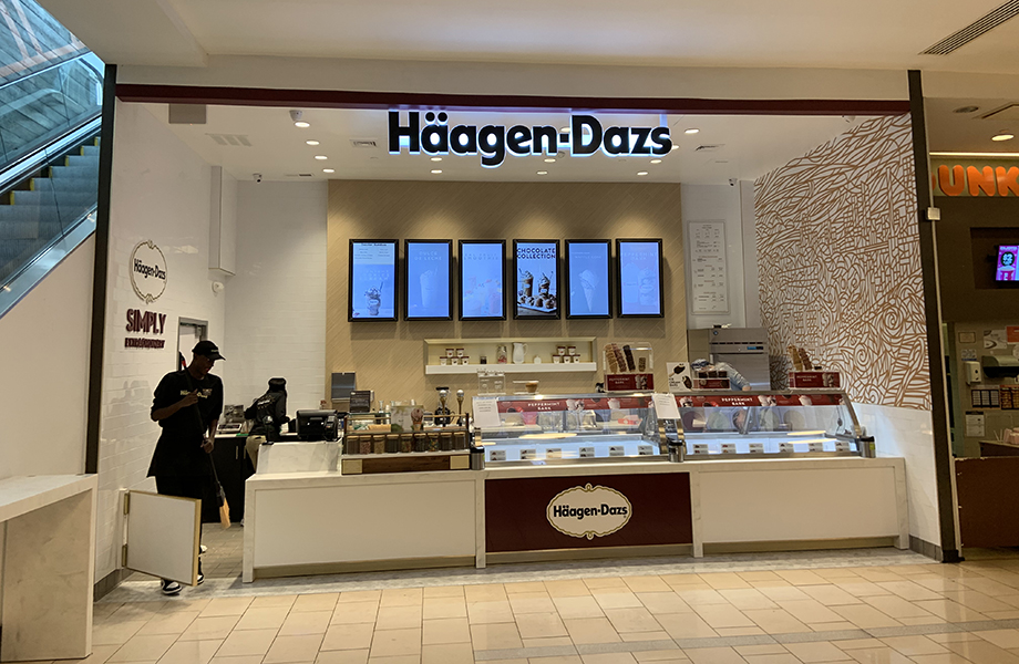 Haagen Dazs main counter